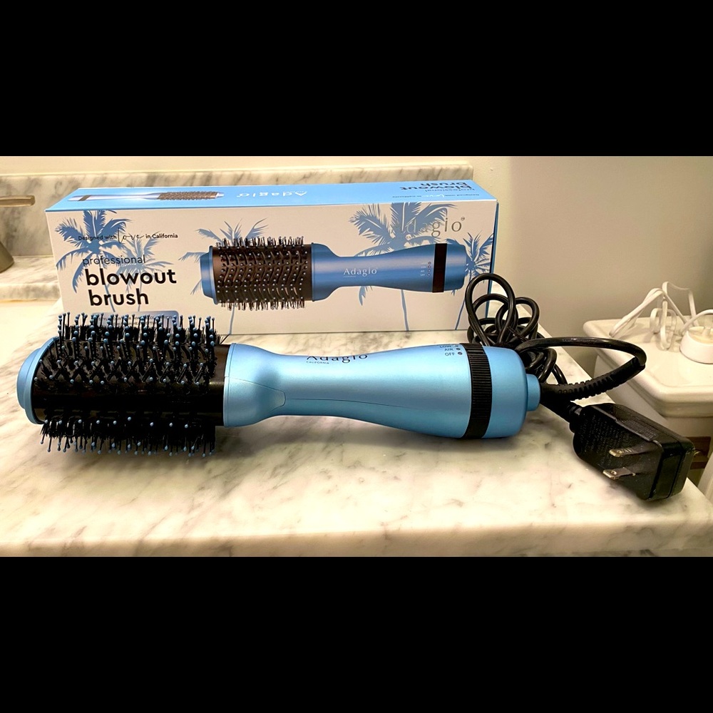 Blowout Brush Adagio - Excellent condition!